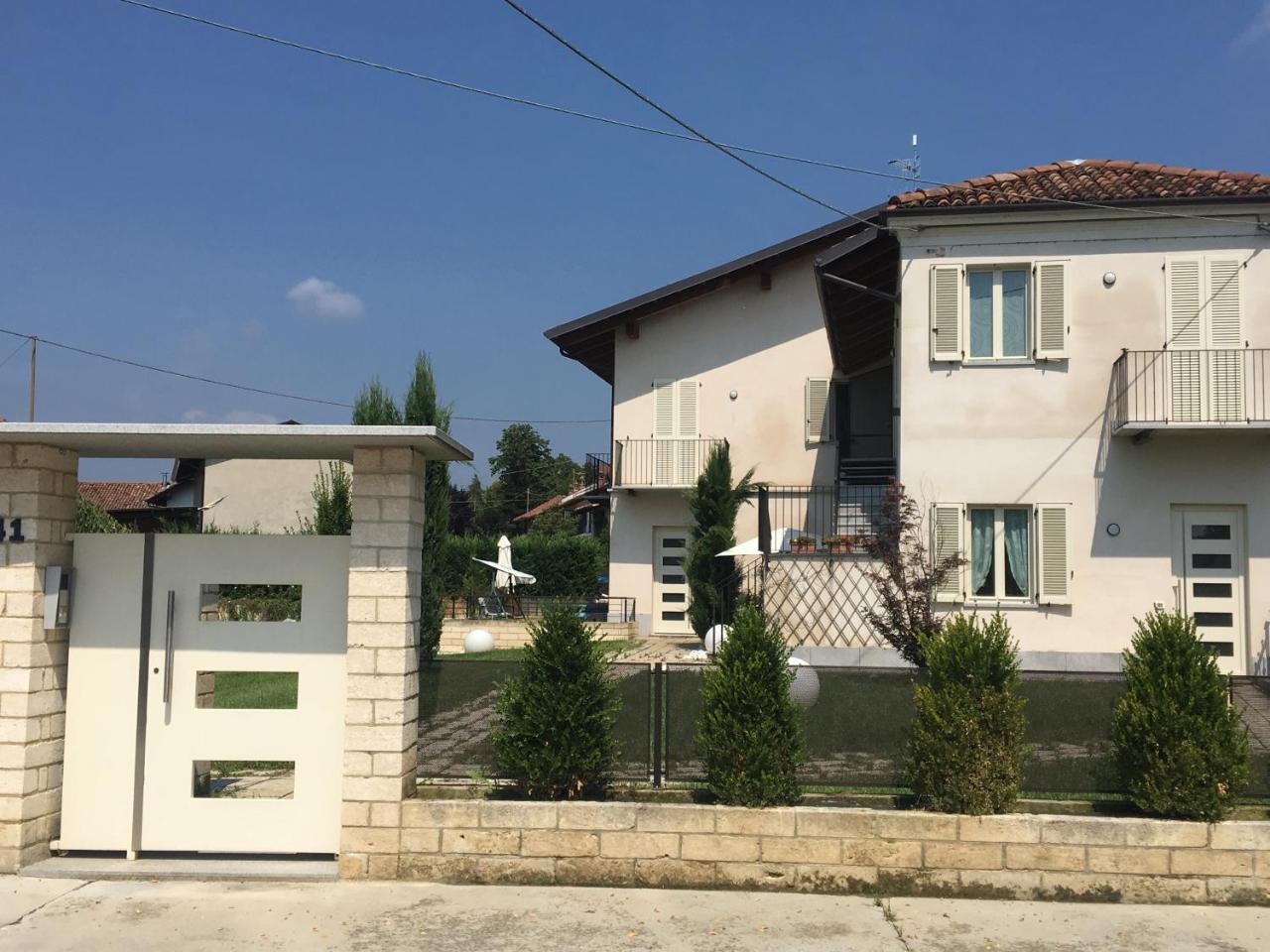 Home Holiday "Da Mamma" Alba  Exterior photo